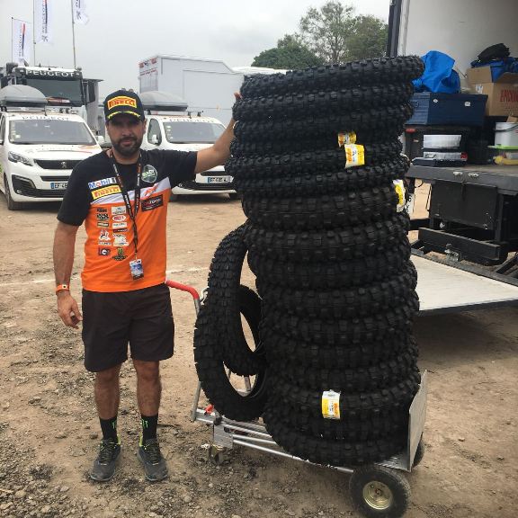 Equipo Team ADT con Santiago Bernal participarán en el rally Dakar con llantas Pirelli